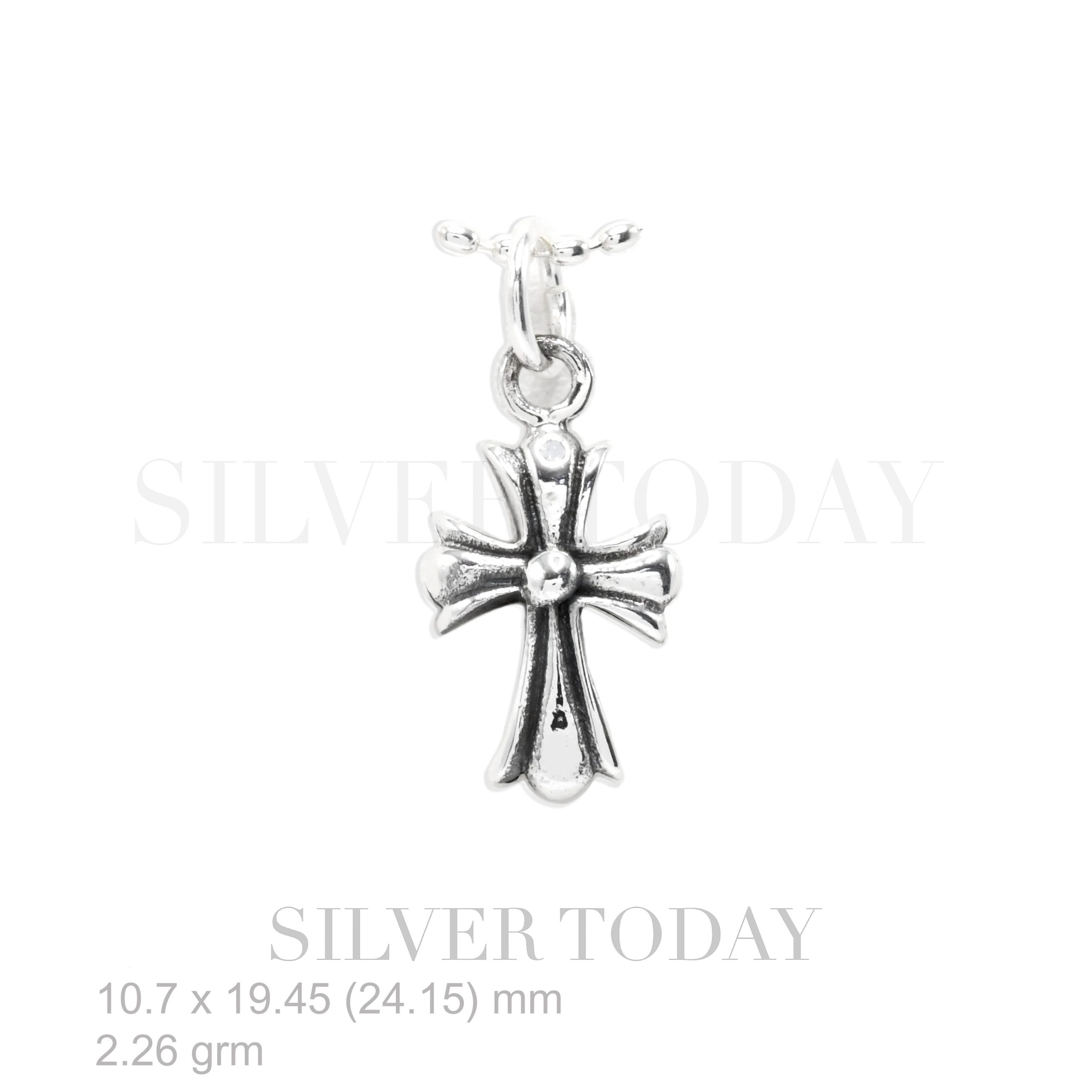 Cross pendant necklace